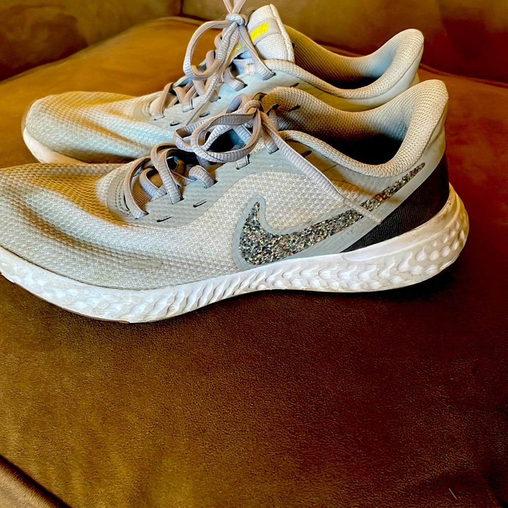 Youth boys Nike tennis shoes